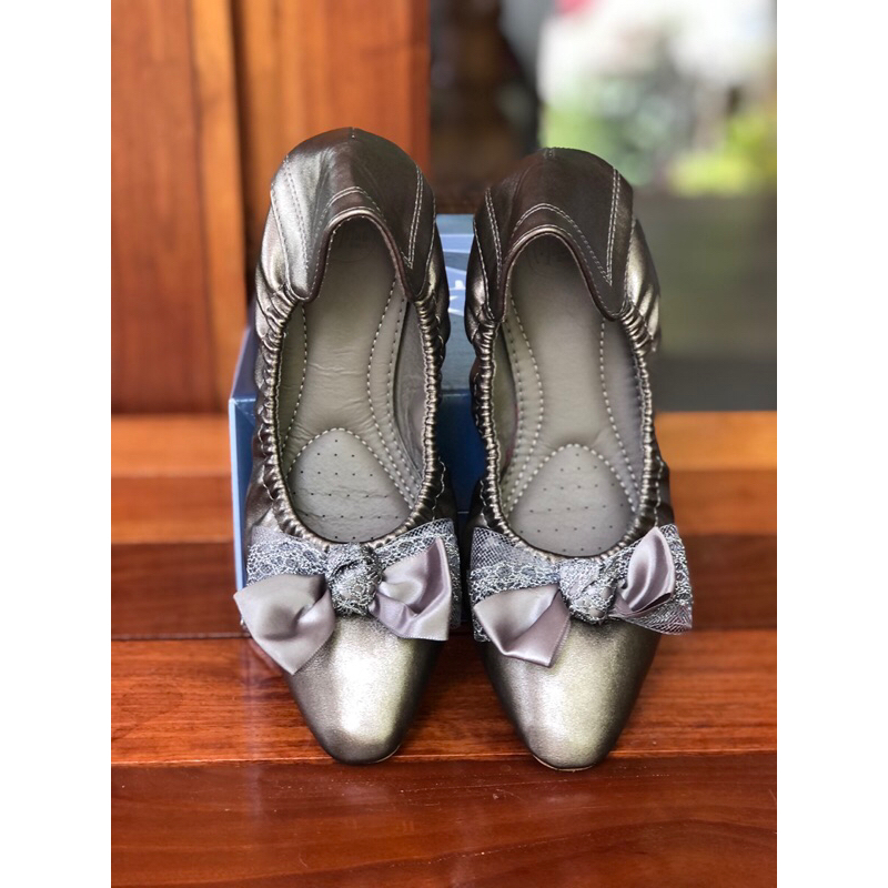 รองเท้าคัชชู MOMO Shoes (แท้)