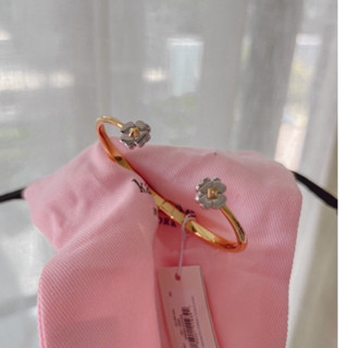 กำไลข้อมือ Kate Spade  สี Silver (ตัวเรือนสี gold) ทูโทน ลายดอกไม้