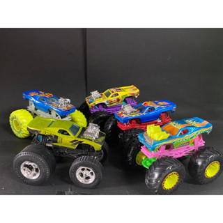 Hot Wheels Monster Truck บิ๊กฟุต ล้อยาง  ขนาด 1/64 รถนอกแพ็ค สภาพดี (16)