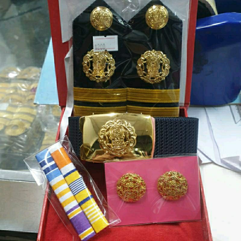 เครื่องหมายครูเอกชน พร้อมส่งทั้งชาย-และหญิง