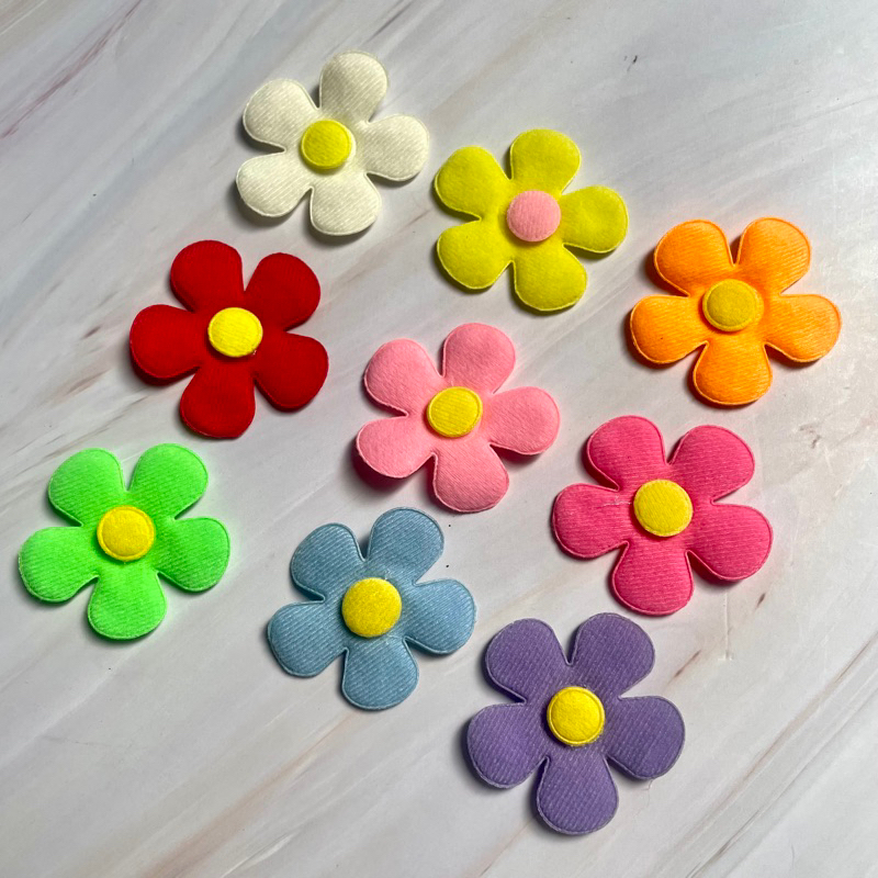 ตัวตกแต่งดอกไม้ ขนาด 4.5x5 cm (แพค10ชิ้น)
