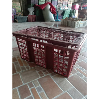 ตระกร้ามือสองส่งคละสี มีสีแดง สีเขียว  ใบละ 29 บาท  มีฝาปิดใ…