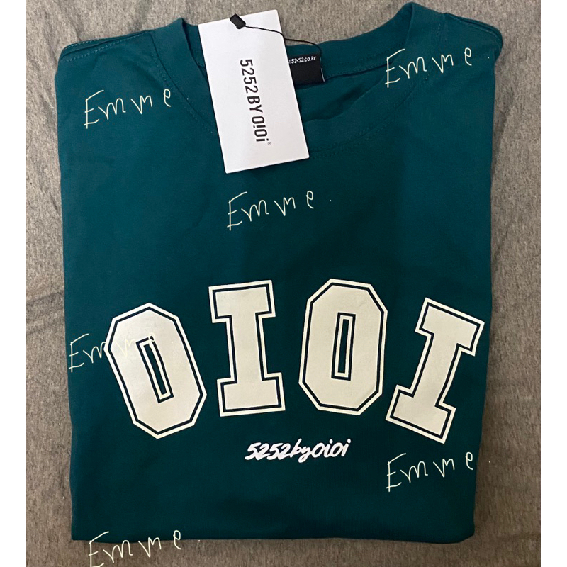 5252 by oioi รุ่น SIGNATURE T-SHIRT เสื้อโอไอโอไอ