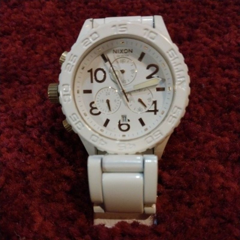 nixon watch 51-30 wĥite/Gold✅️✅️✅️📌📌