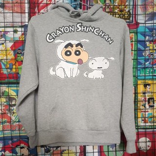 เสื้อฮู้ดแขนยาว ผ้านุ่ม งาน🇯🇵 การ์ตูนขวัญใจเด็กยุค90s Crayon Shinchan ชินจังจอมแก่น Size M.อก21/ยาว25.5