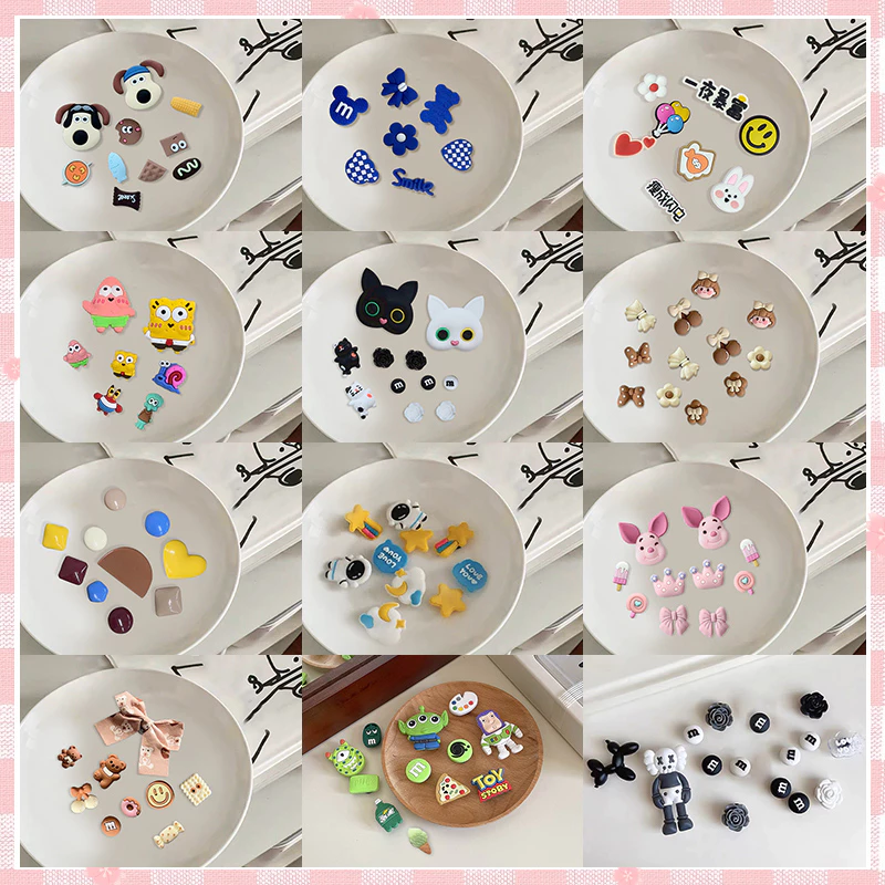 GFShop ใหม่แนะนำ การ์ตูนติดรองเท้ามาใหม่ การ์ตูนแบบเก๋ๆตัวการ์ตูนหลายแบบหลายสีให้เลือกแต่งรองเท้าตามใจชอบมีให้เลือก 18 แ