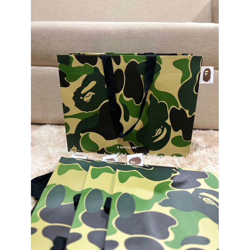 ถุงกระดาษ Bape แท้ ขนาดใหญ่