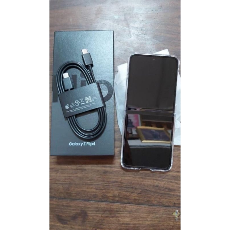 Samsung Galaxy Z Flip 4 5G (8/128GB/256GB)