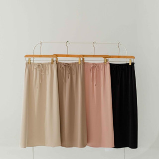 Kimmame - กระโปรง รุ่น Satin Diamond Skirt 4 สี