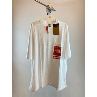 [ของแท้] SUPREME x The North Face Printed Pocket Tee White