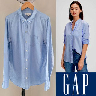 Gap เสื้อเชิ้ตสีฟ้า Fitted Boyfriend Shirt in Oxford Light Blue (Used) XS แท้💯 23/282