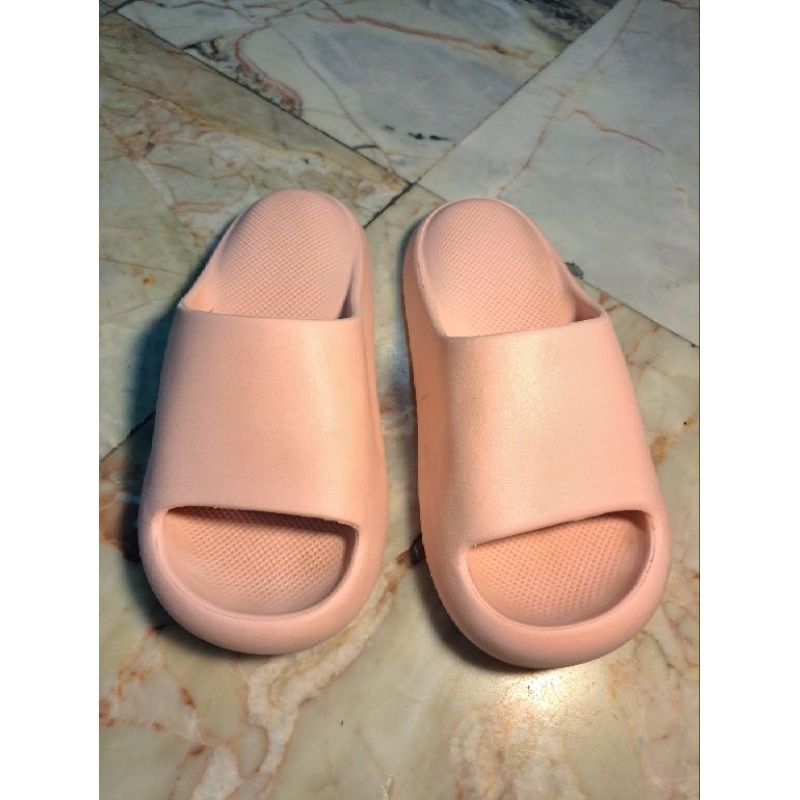 รองเท้า Posee อุ้งเท้าแมว ไซส์35-36