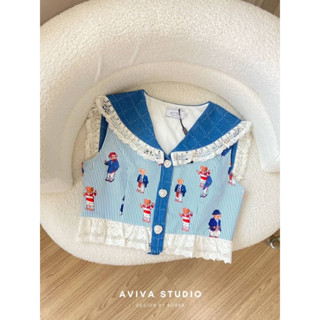 Aviva studio 🧸🩵 เสื้อครอปแขนกุดริ้วฟ้าคอปกลายเท็ดดี้