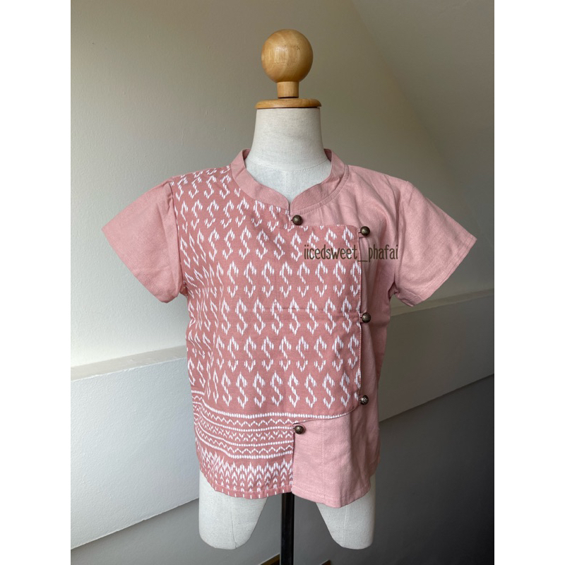 เสื้อพื้นเมือง ผ้าไทย ลายขอ กระดุมป้ายข้าง