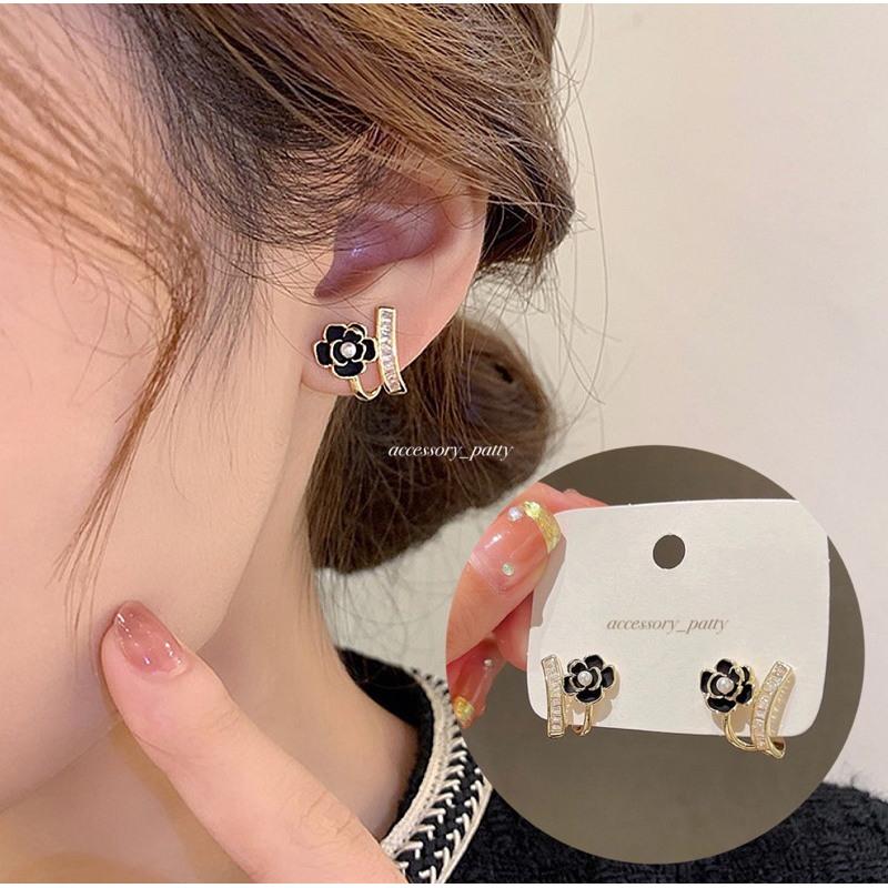 ✨🌹ต่างหูกุหลาบพันติ่งหู รุ่นCz11 ใส่สวยเหมือนนางแบบค่ะ สีดำโดดเด่น ตัวเรือนทองคำขาว14Kสีทองอ่อนหวานๆค่ะ