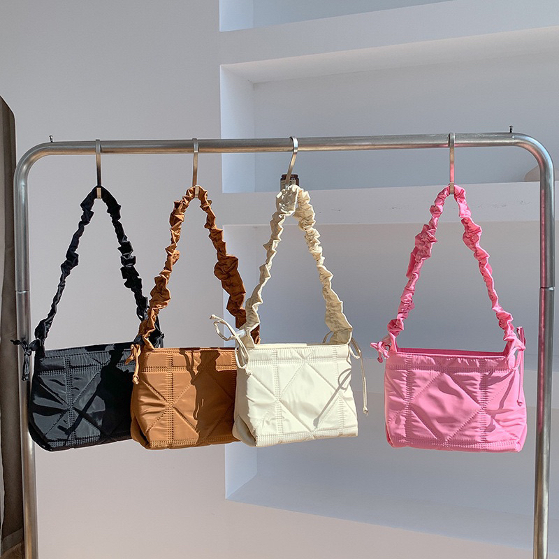 [พร้อมส่ง] Puffer Nylon Bag 💼