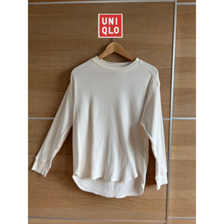 Uniqlo x cotton สีขาวครีมแขนยาว ป้าย M ไม่ตำหนิ อก 38  ยาว 27 • Code : 141(2)