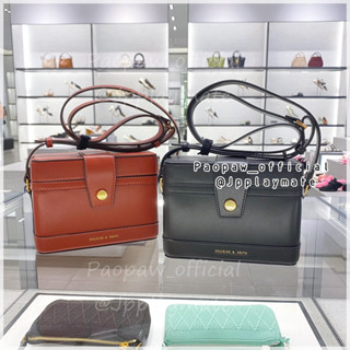 Charles &amp; Keith  กระเป๋าสะพายข้าง รุ่น Bronte Boxy Crossbody Bag : CK2-80701295-1 แท้ 100%