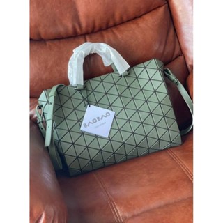 📮@2,450.-(Large)❤❤SUPER SONG KRAN DAY SALE 9.9 % +🎉 ส่งฟรี EMS 🎉❤❤💯BAO BAO ISSEY MIYAKE TONNEAU