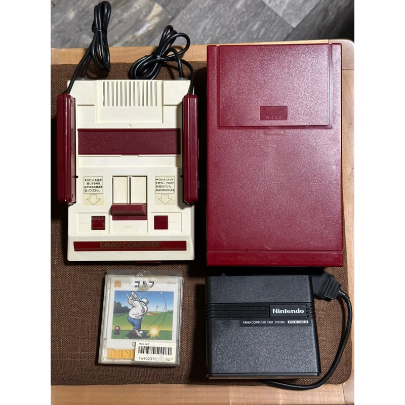 ขาย Famicom Mod Av แบบพอร์ต Super Famicom มาพร้อมดิสแดง เปลี่ยนสายพานอ่านแผ่นลื่นๆชุดคอมโบครบชุดมาครบในชุดมีตลับแผ่นดิส