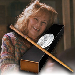 ไม้กายสิทธิ์ของมอลลี่ วีสลีย์และป้ายชื่อ Harry Potter - Mrs. Molly Weasleys Wand Noble Collection