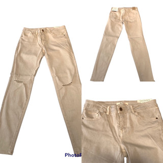 Stradivarius Skinny กางเกงยีนเดฟสีครีมเอวกลาง ขาดปลายขา กางเกงยีนผู้หญิง