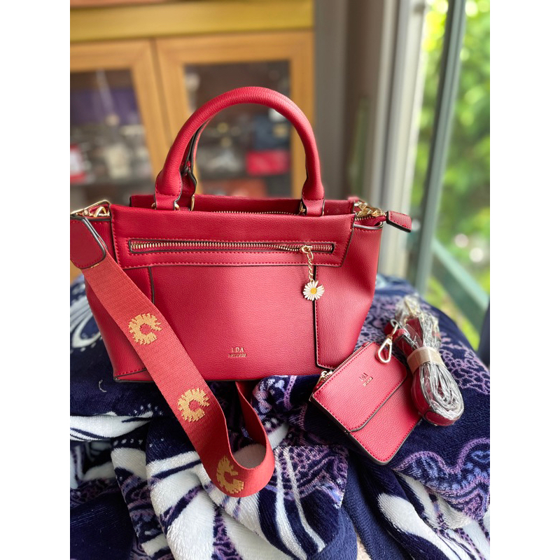 กระเป๋า:LDA:ทรงสวย:สีแดง