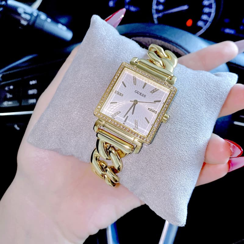 F.A Guess ของแท้100% ผู้หญิงนาฬิกา เทรนด์แฟชั่น เพชรสี่เหลี่ยมเรียบง่าย นาฬิกาแบรนด์เนมสไตล์คลาสสิค ขนาด:27*27มม W1030L1