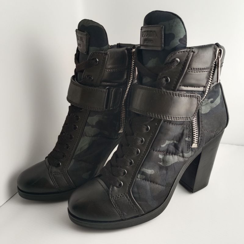 Prada Combat Ankle Boots 3TP020 37 Good Condition Authentic แท้ รองเท้าแบรนด์เนมมือสองของแท้