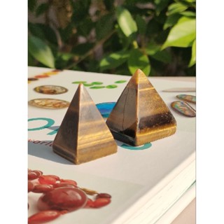 ✨ ไทเกอร์อาย ปิรามิด เหลือบสวยหลายด้าน
( Tiger Eye Pyramid )