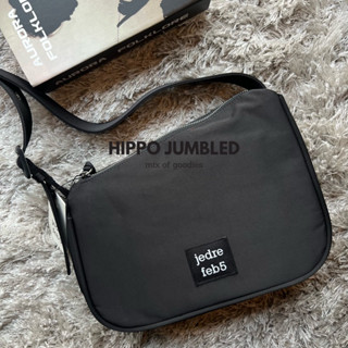 พร้อมส่ง กระเป๋าเกาหลี jedrefeb5 • Slant medium shoulder bag 3,590฿