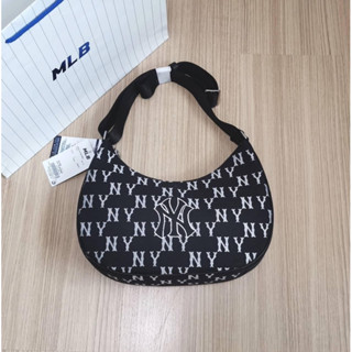 พร้อมส่ง MLB Big Classic Monogram Jacquard L-Hobo Bag กระเป๋าสะพายข้าง โฮโบ ใบใหญ่ จุของได้เยอะ