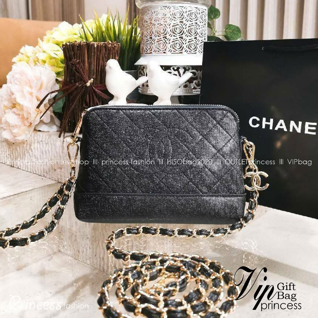 CHANEL Caviar Wristlet Crossbody Bag / Chanel Shoulder Bag With Chain กระเป๋าหนังลายเวียร์ปั๊มโลโก้แบรนด์ด้านหน้าสวยหรู