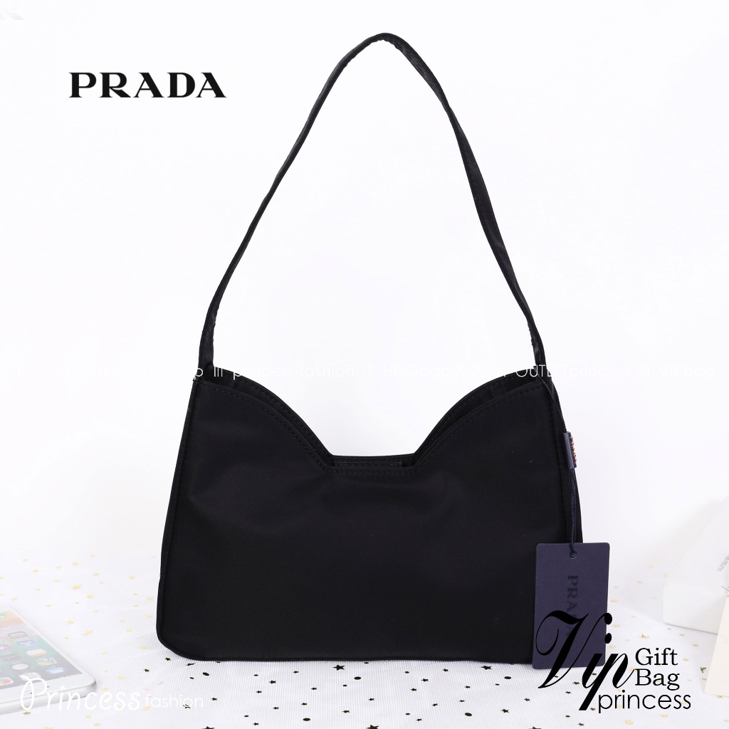 PRADA Nylon Shoulder &amp; Handbag / PRADA Hobo nylon bag โดดเด่นด้วยโลโก้แบรนด์ด้านข้างกระเป๋าที่ไม่เหมือนใคร