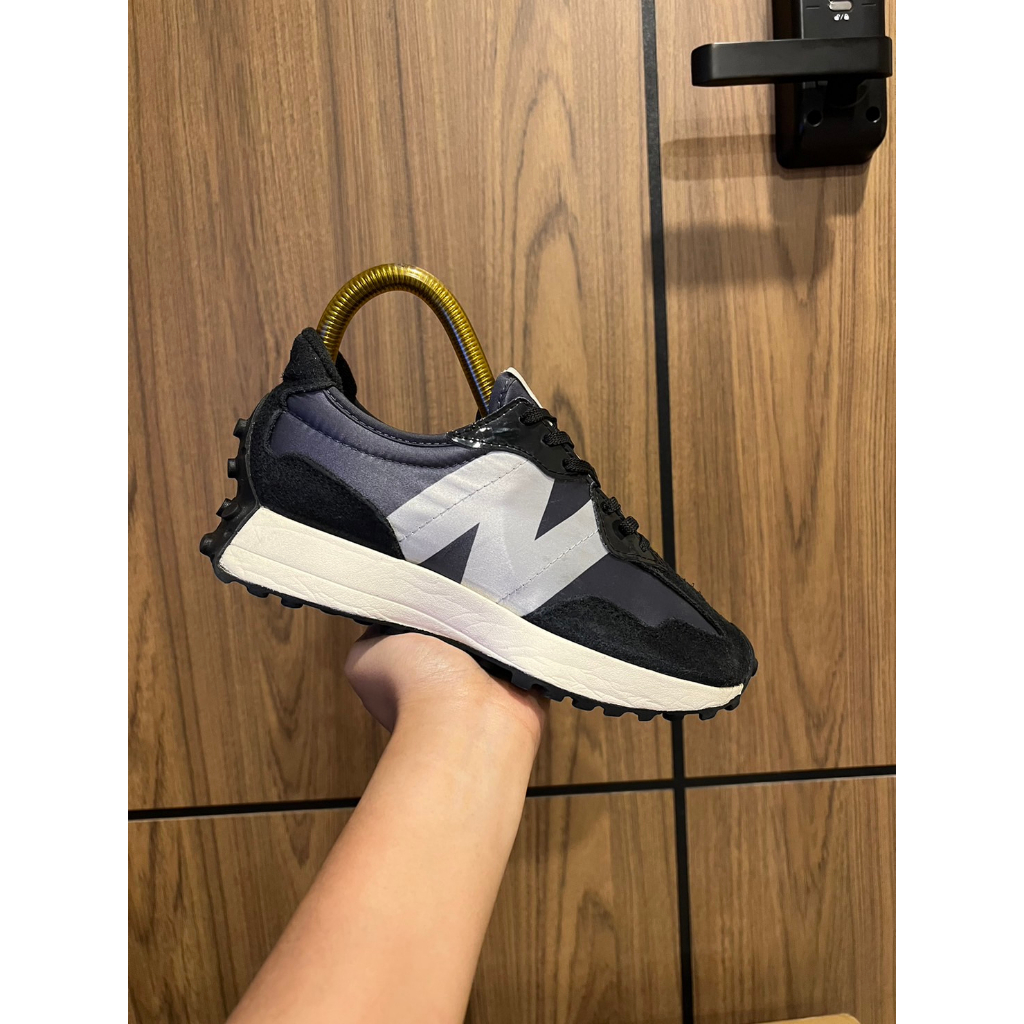 รองเท้า New Balance 327 ไซส์ 36.5 มือสอง ของแท้ G13