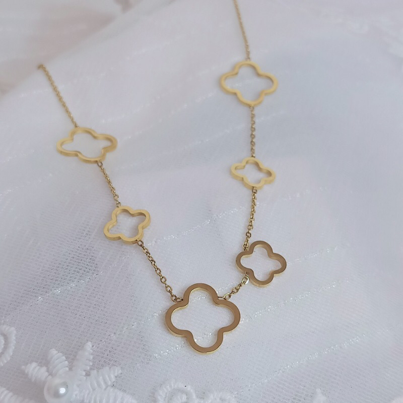 Bee Jelwery N27⛓สร้อยคอสแตนเลสชุบทอง 18K เเท้ รูปใบโคลเวอร์สี่เเฉก