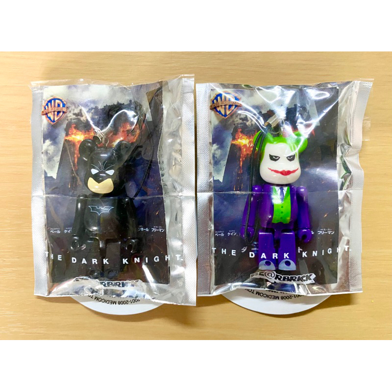 [ของญี่ปุ่นแท้ ] พวงกุญแจฟิกเกอร์ bearbrick 70% : Batman & Joker (ใหม่ในซอง)(งาน Medicom toy)