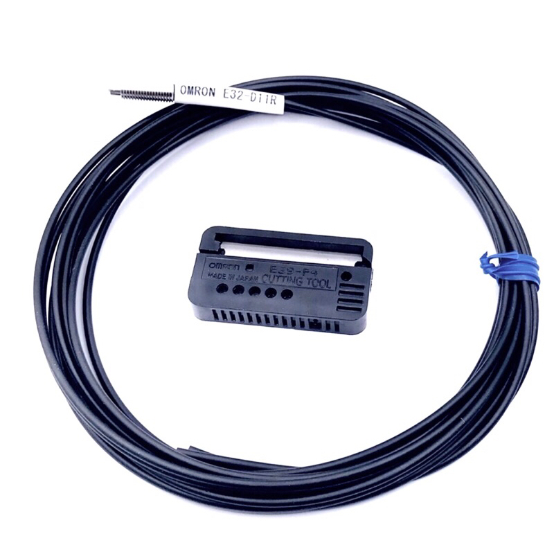 E32-D11R-E39-F4  เซนเซอร์ไฟเบอร์ออฟติก ระยะจับ 170mm