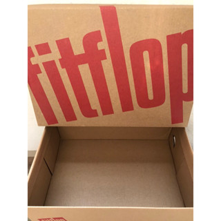 กล่องกระดาษ ใส่รองเท้า Fitflop กล่องใส่ขนาด 39 ส่งต่อ