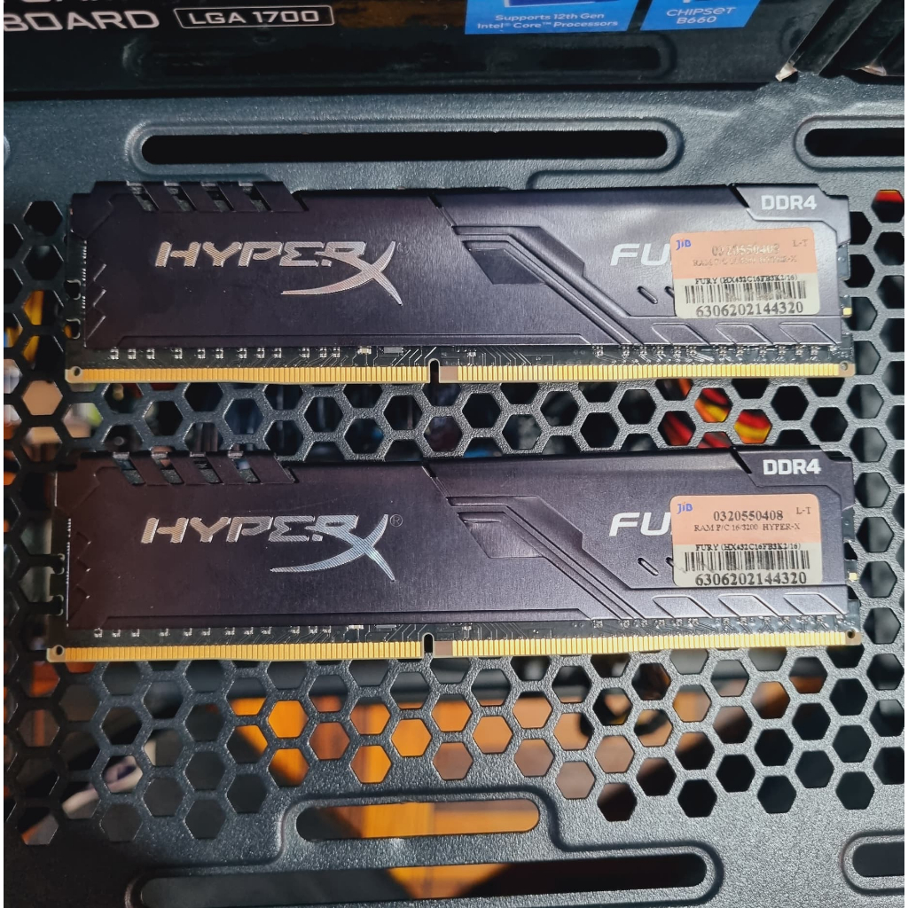 แรมพีซี RAM DDR4 KINGSTON HYPERX FURY BLACK 16GB (8x2) BUS 3200 มือ2 ใช้งานปกติ-ประกัน JIB