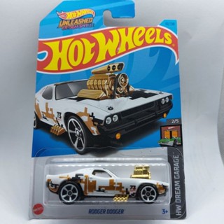 รถเหล็ก Hotwheels RODGER DODGER UNLEASHED DESIGN BATTLE (ib40)