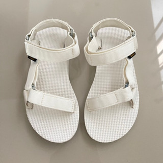 Teva รองเท้าแตะรัดส้นมือสองของแท้💯 สีขาว พร้อมส่ง sz 36