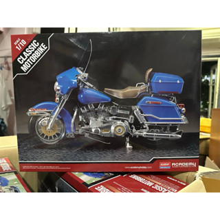 Academy Classic Motorbike Harley Davidson FLH  1/10