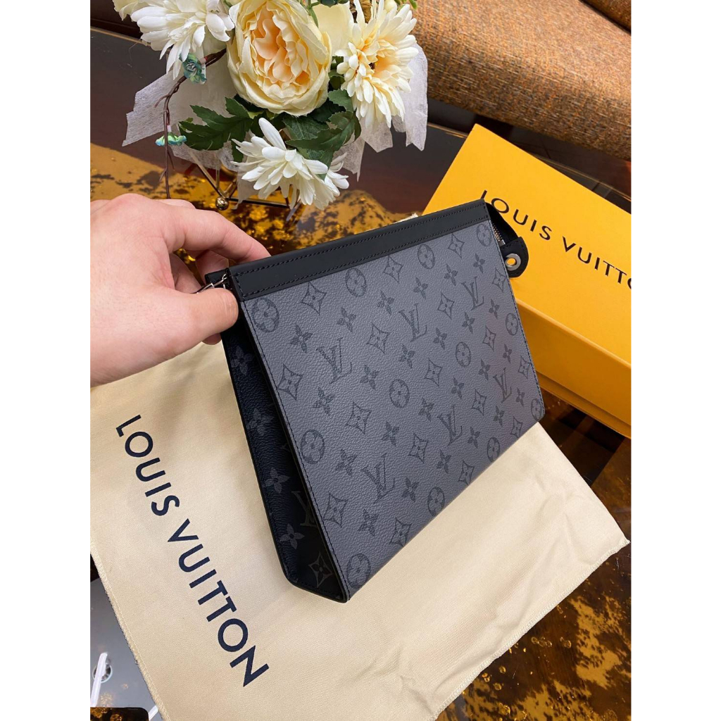 Louis Vuitton pochette voyage (Ori) size 27x21x6 อุปกรณ์ครบพร้อมกล่อง