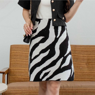 Kimmame - กระโปรง รุ่น Zebra Knit Skirt