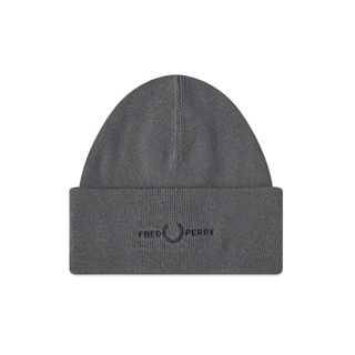 Fred Perry Graphic Beanie in Gynmetal