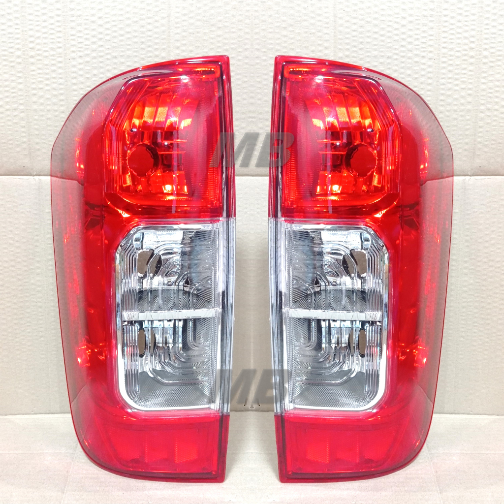 ไฟท้าย นาวาร่า NAVARA NP300 นิสสัน NISSAN ตอนเดียว / แค็ป / 4ประตู ปี 2014 - 2023