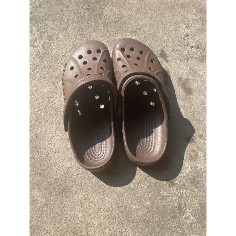 รองเท้าหัวโต crocs สีน้ำตาล size  m8 w10 เทียบเท่าไซส์41-42