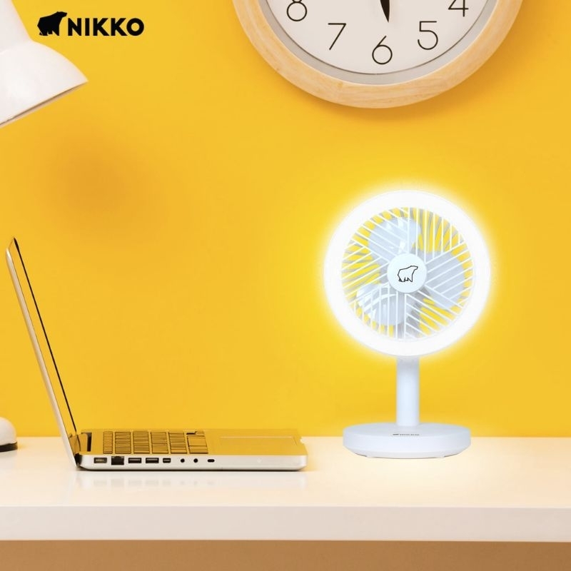 NIKKO พัดลมชาร์จไฟ พร้อมโคมไฟ
