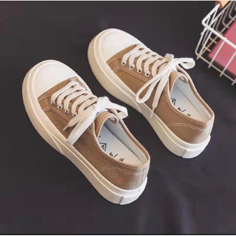 พร้อมส่งในไทยทุกวัน Basic ☮ รองเท้าผ้าใบ